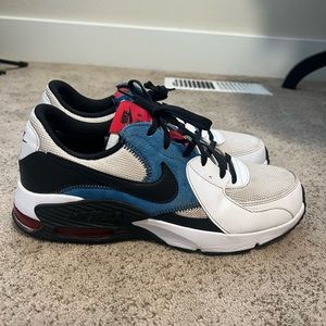 Men’s Nike shoes